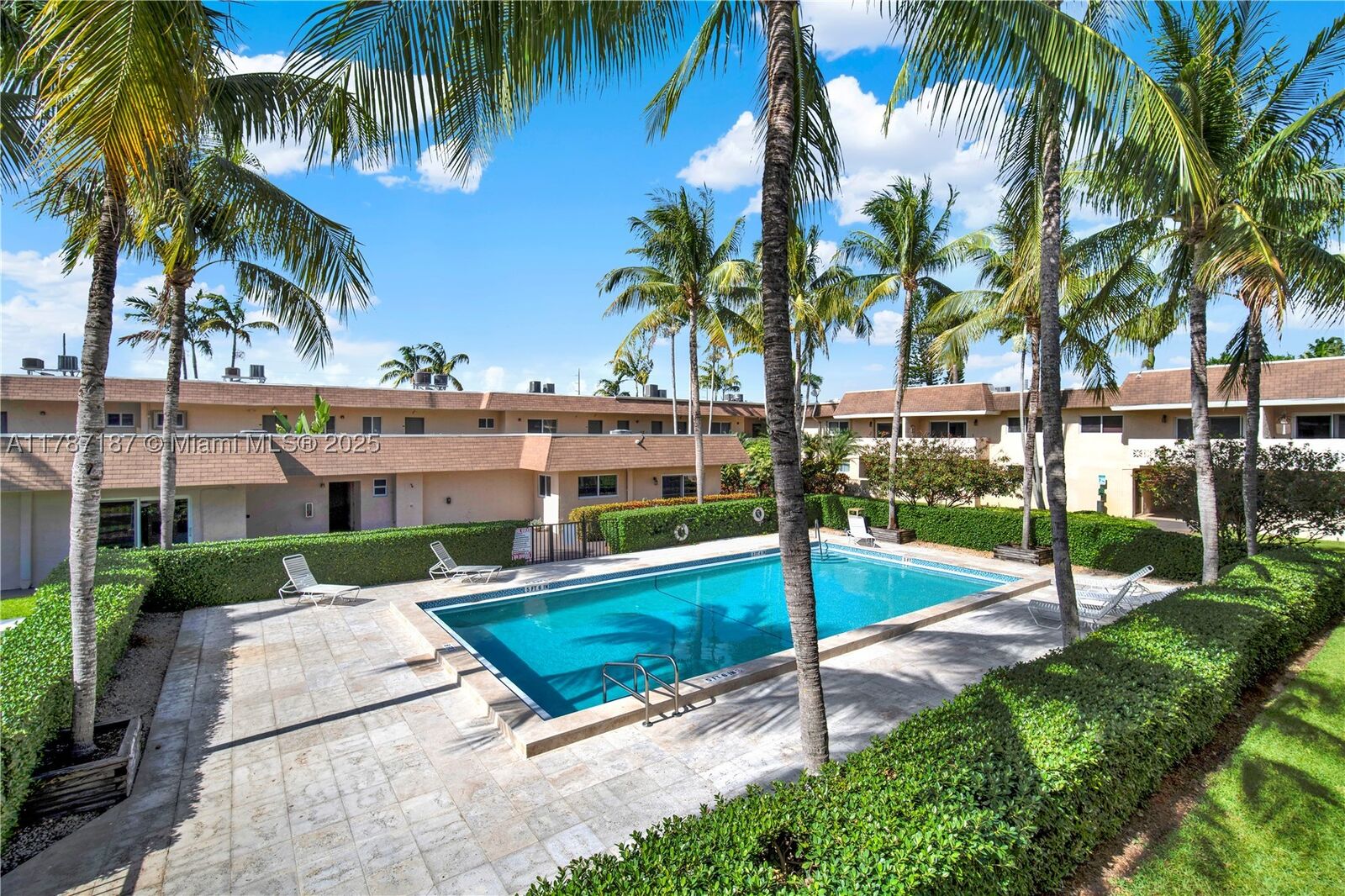 Property Photo:  14500 SW 88th Ave 204  FL 33176 