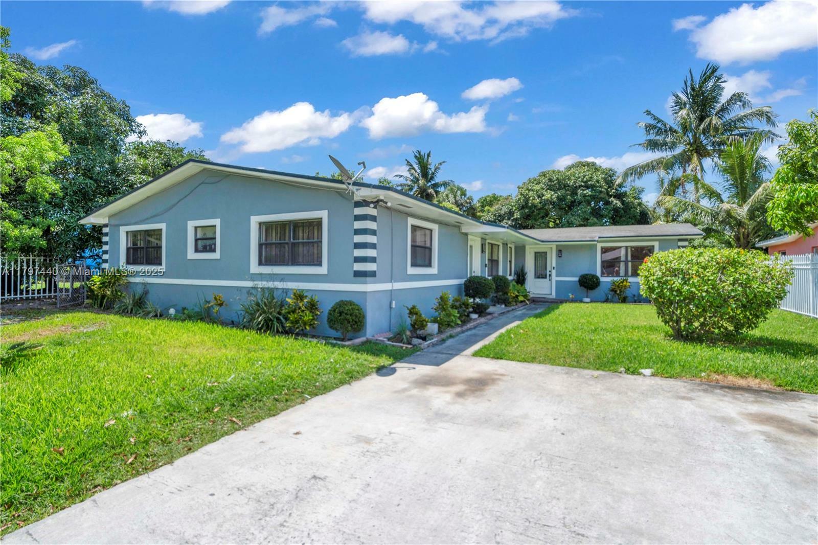 Property Photo: 1290 NE 144th St FL 33161