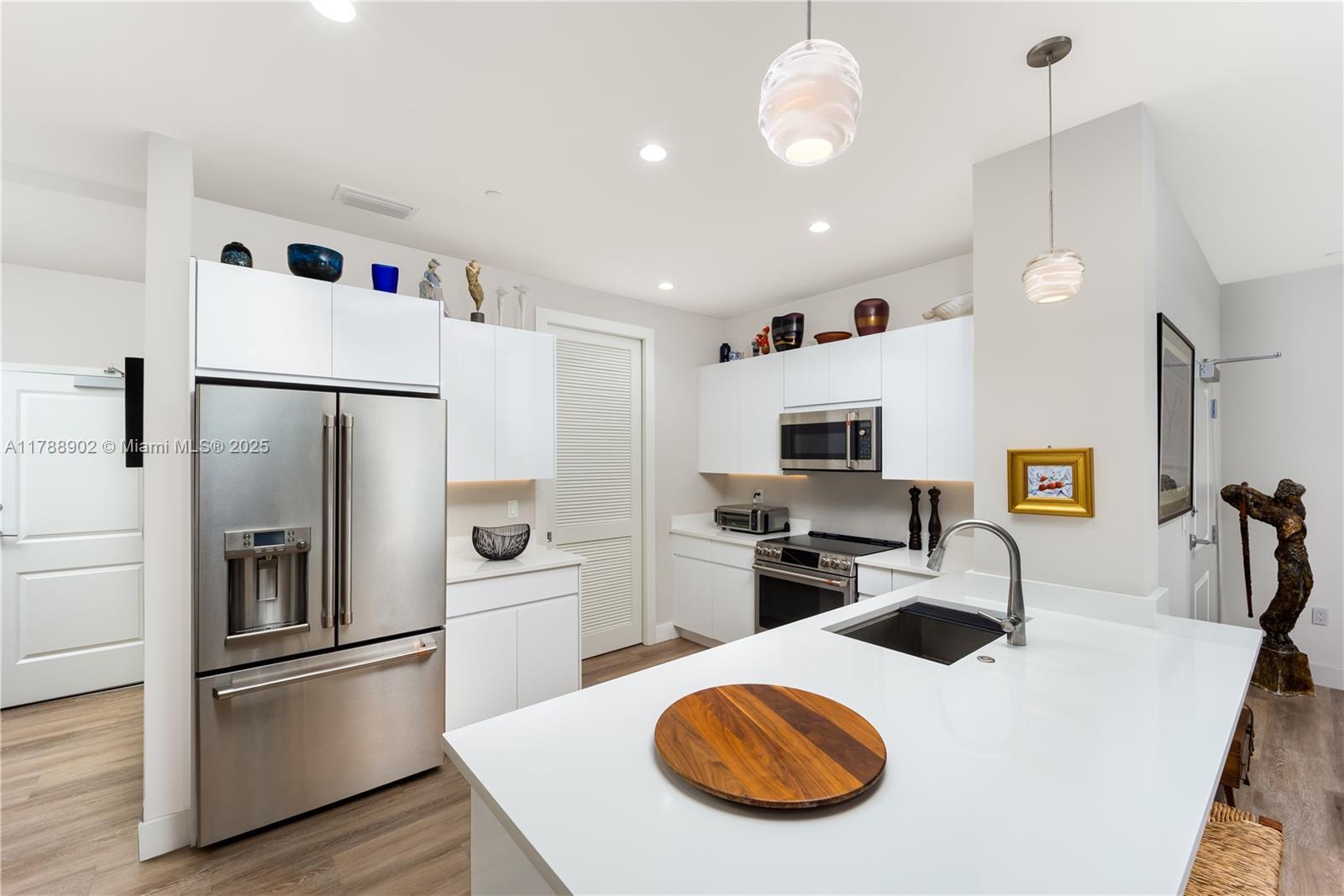Property Photo: 41 SW Seminole St 208 FL 34994