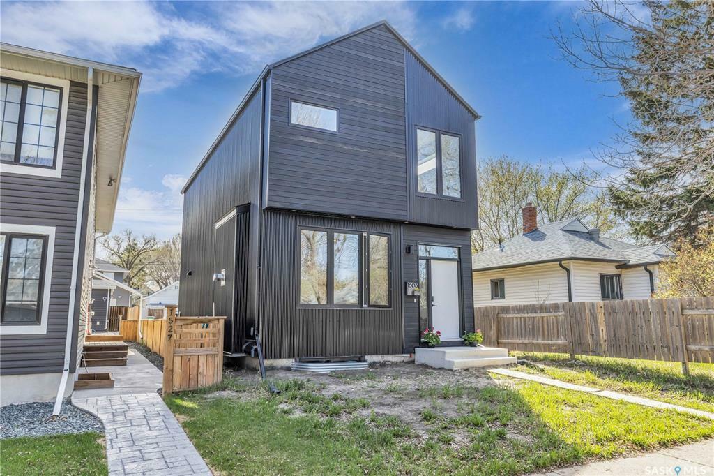 Property Photo: 1603 Coy Avenue SK S7M 0H5
