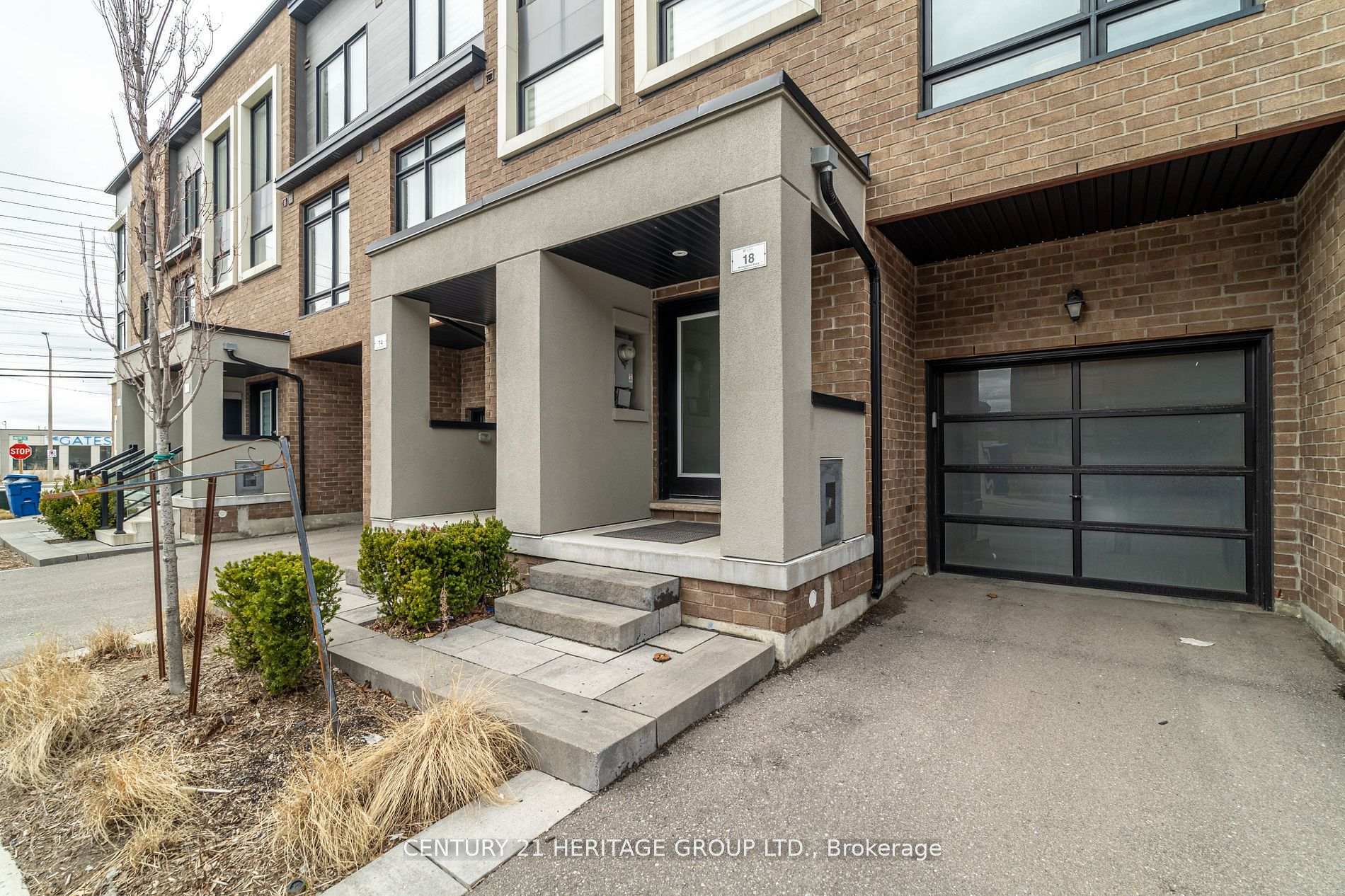 Property Photo: 18 Moneypenny Place ON L4J 0K9