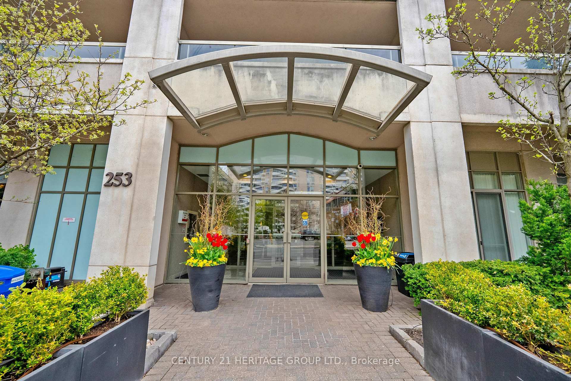 Property Photo: 253 Merton Street 315 ON M4S 3H2