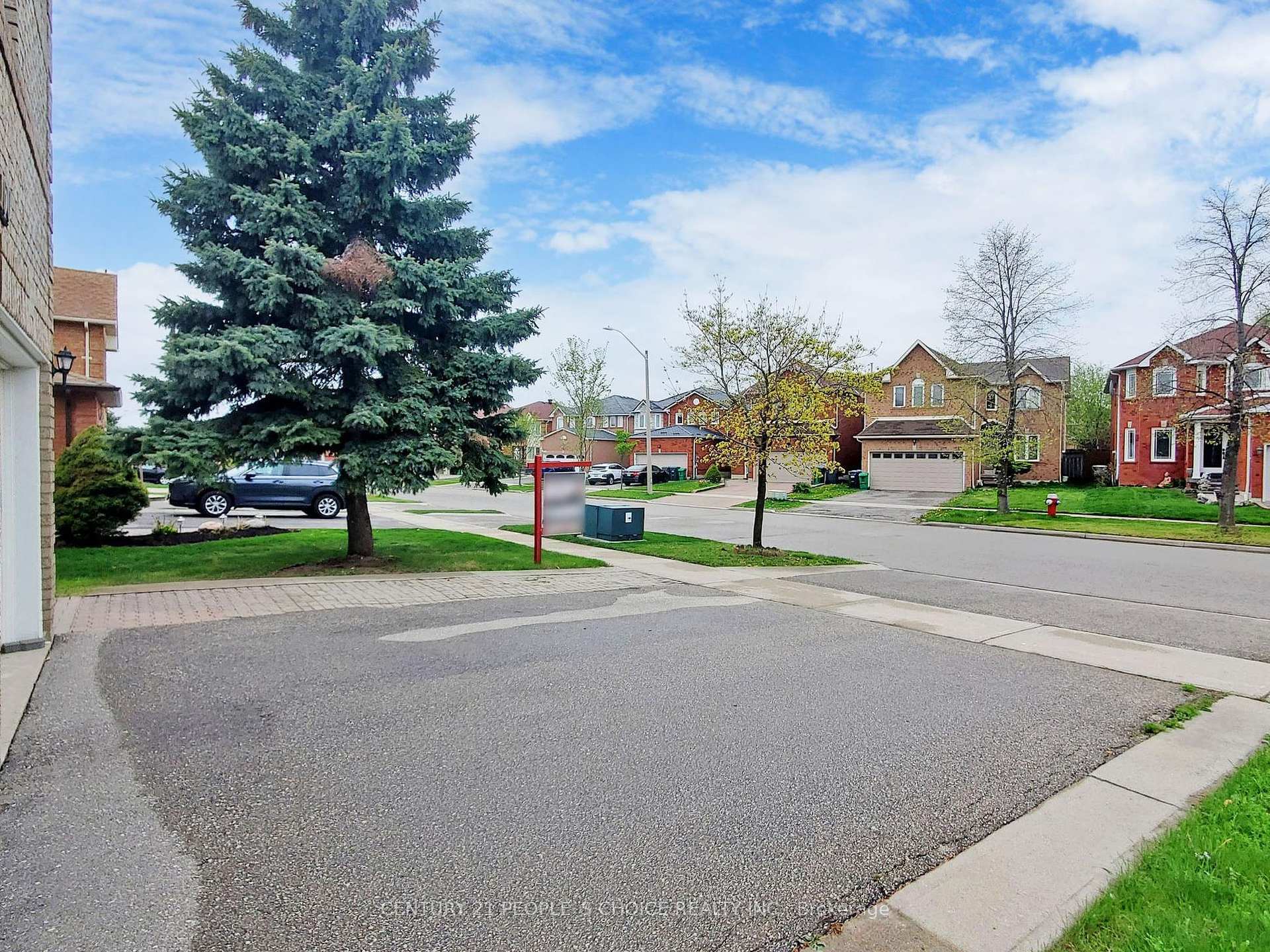 Property Photo: 1160 Windsor Hill Boulevard ON L5V 1N9