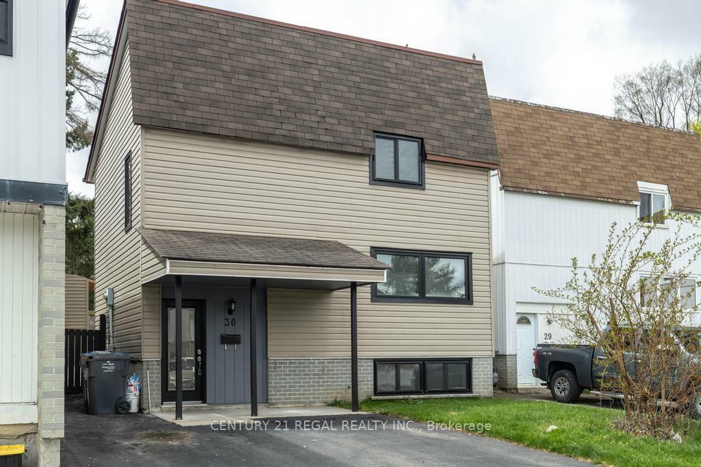 Photo de la propriété:  30 Hercules Court  ON L6S 1X6 