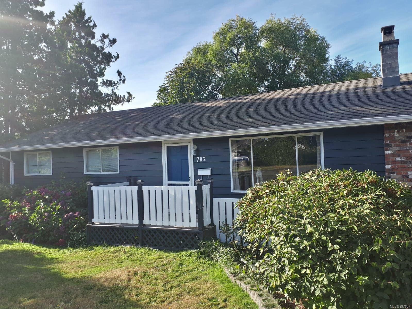 Photo de la propriété: 782 Marina Rd BC V9W 1X4