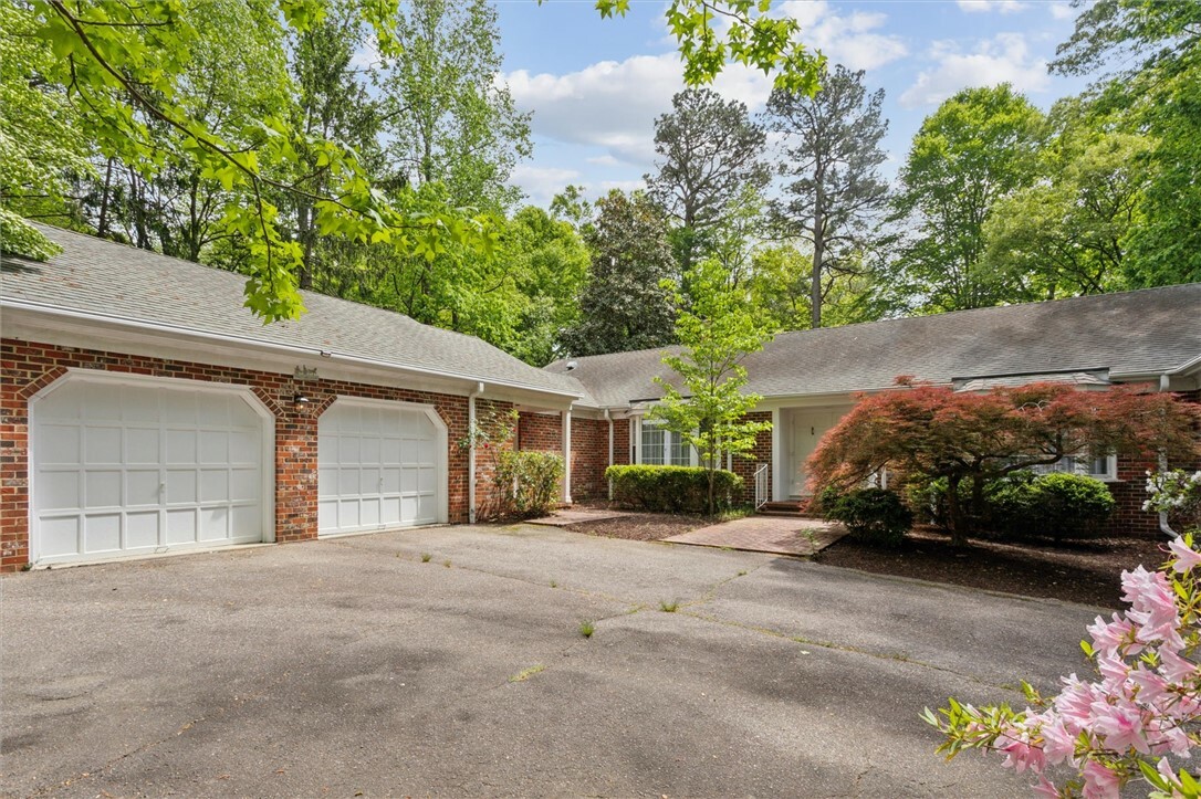 Property Photo: 146 Ridings Cove VA 23185