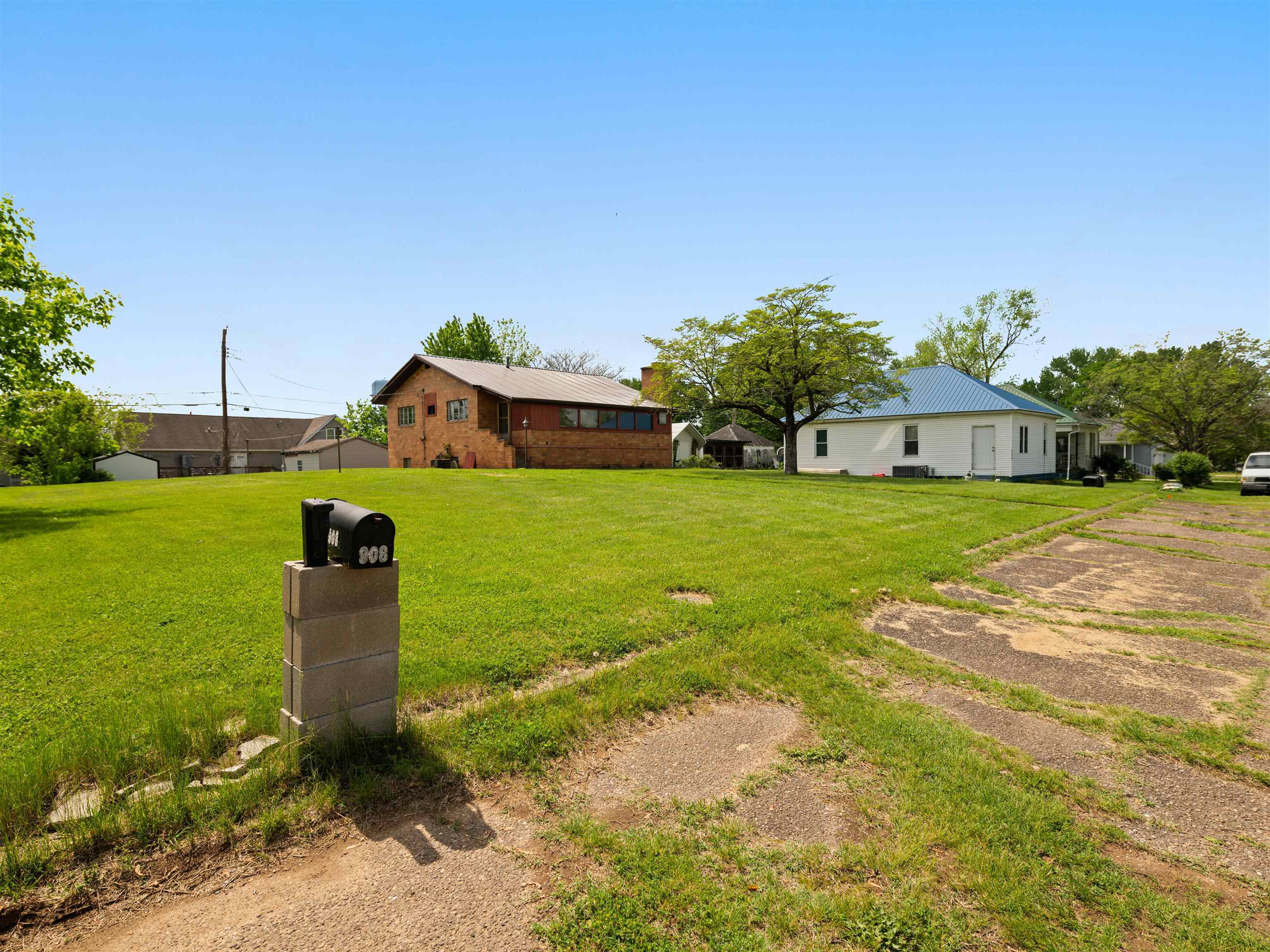 Property Photo: 908 Hoffman Avenue KY 41183