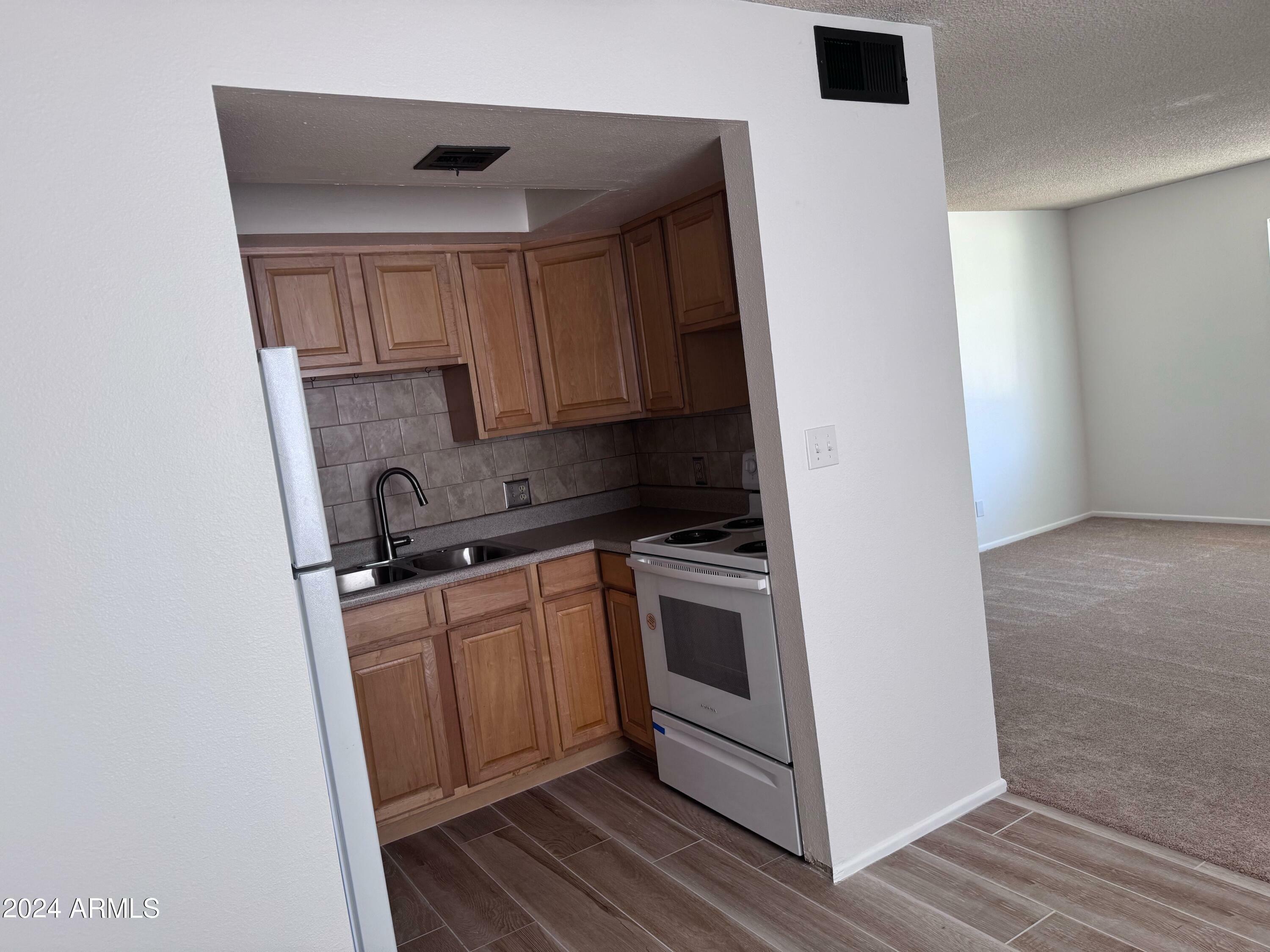 Property Photo: 700 W University Drive 203 AZ 85281