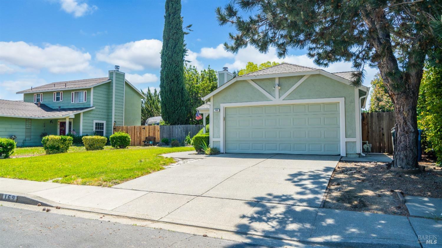 Property Photo: 169 Persimmon Circle CA 95687