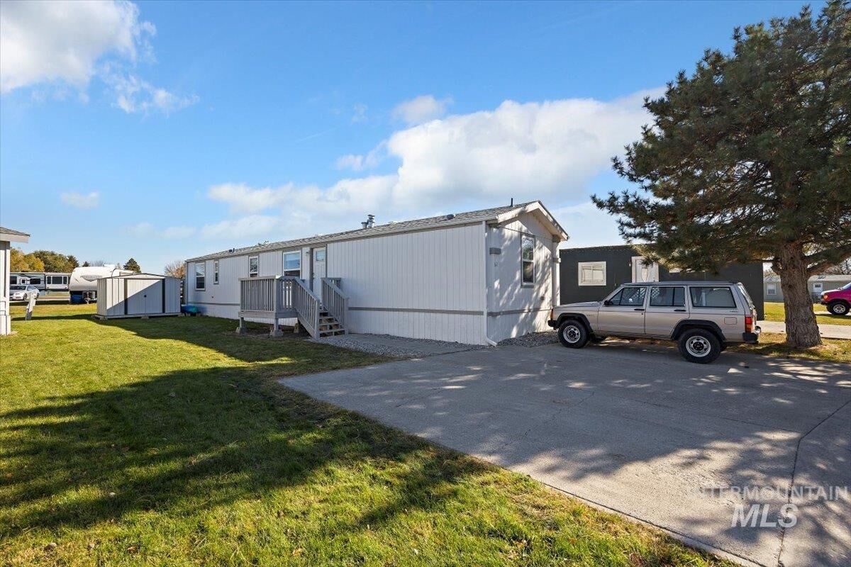 Property Photo:  1015 N Fir St. 62  ID 83338 