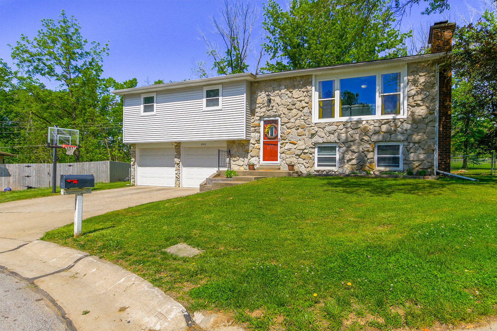 Property Photo: 3915 Sonora Ct MO 65201