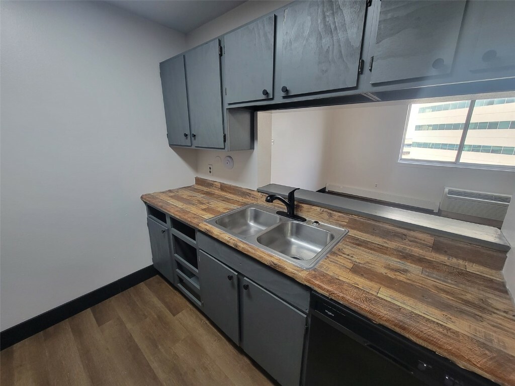 Property Photo: 400 1st Street SE 303 IA 52401