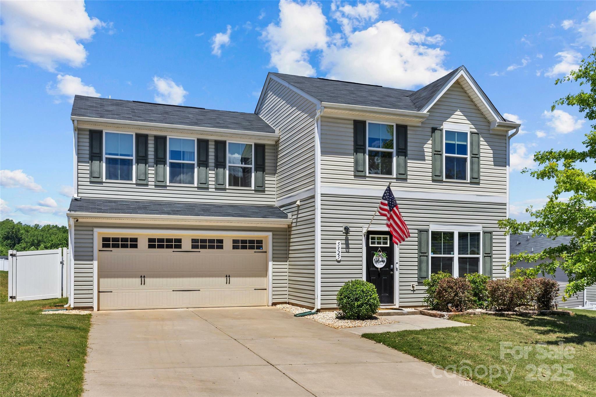 Property Photo: 5325 Merwyn Avenue NC 28215