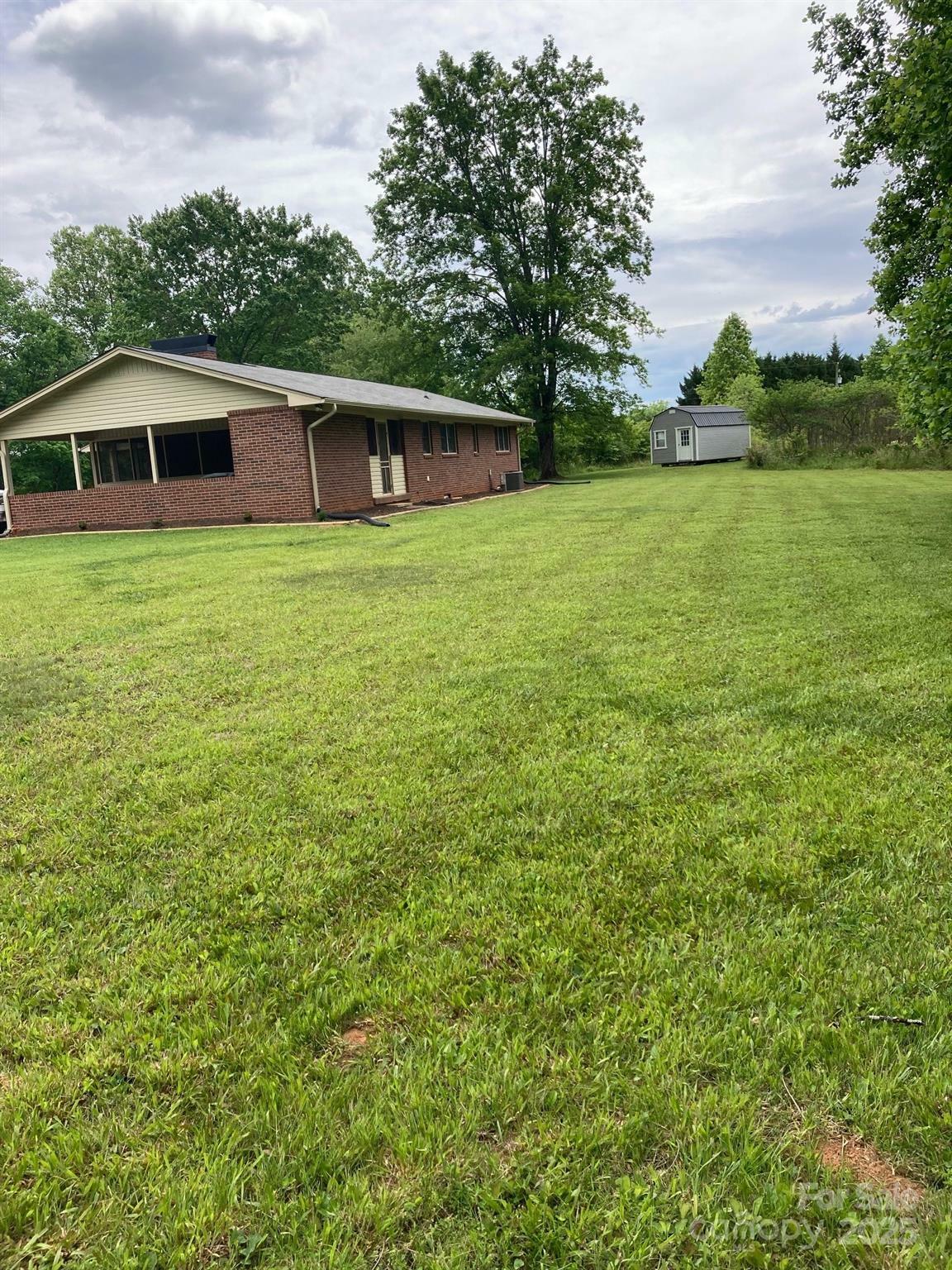 Property Photo: 460 S Minton Road NC 28697