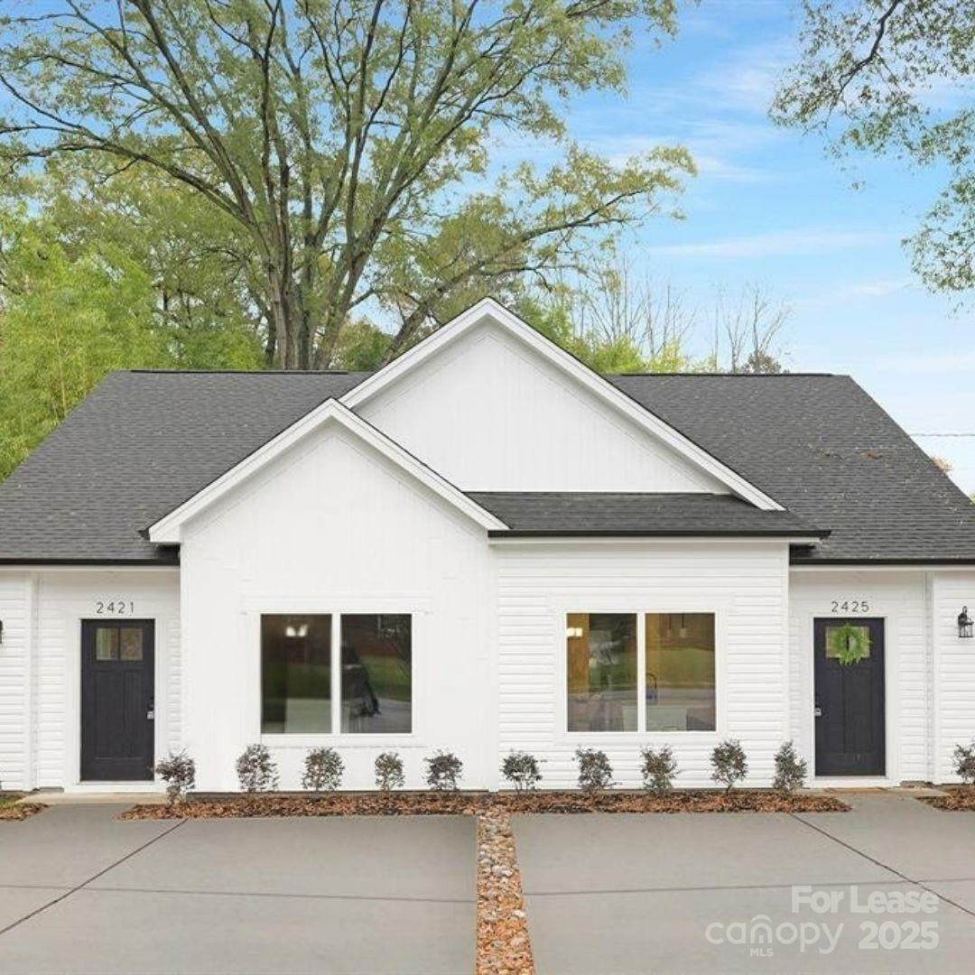 Property Photo: 4813 Victoria Avenue NC 28269