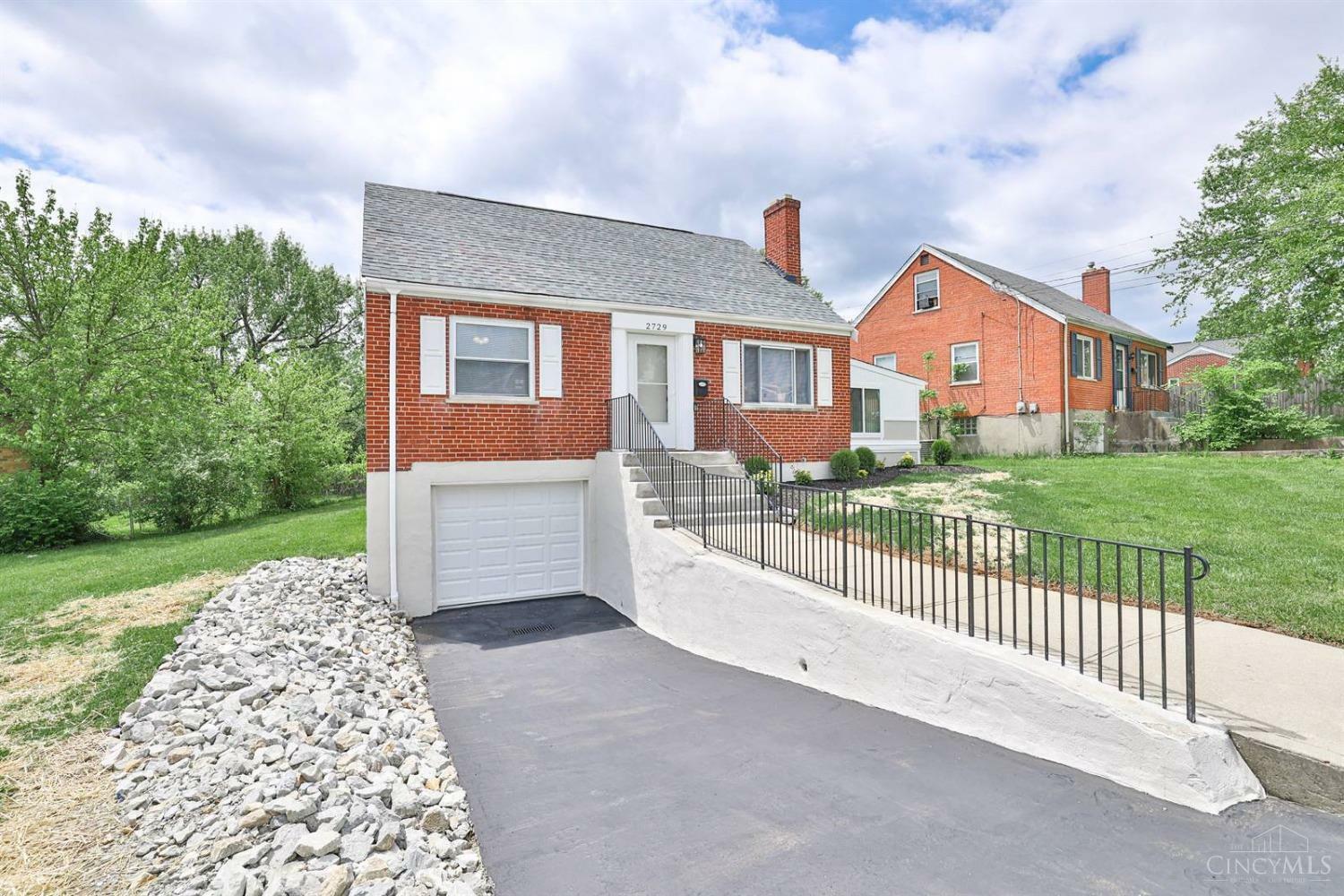 Property Photo: 2729 Hennge Drive OH 45239