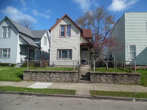 Property Photo: 390 E Hinman Avenue OH 43207