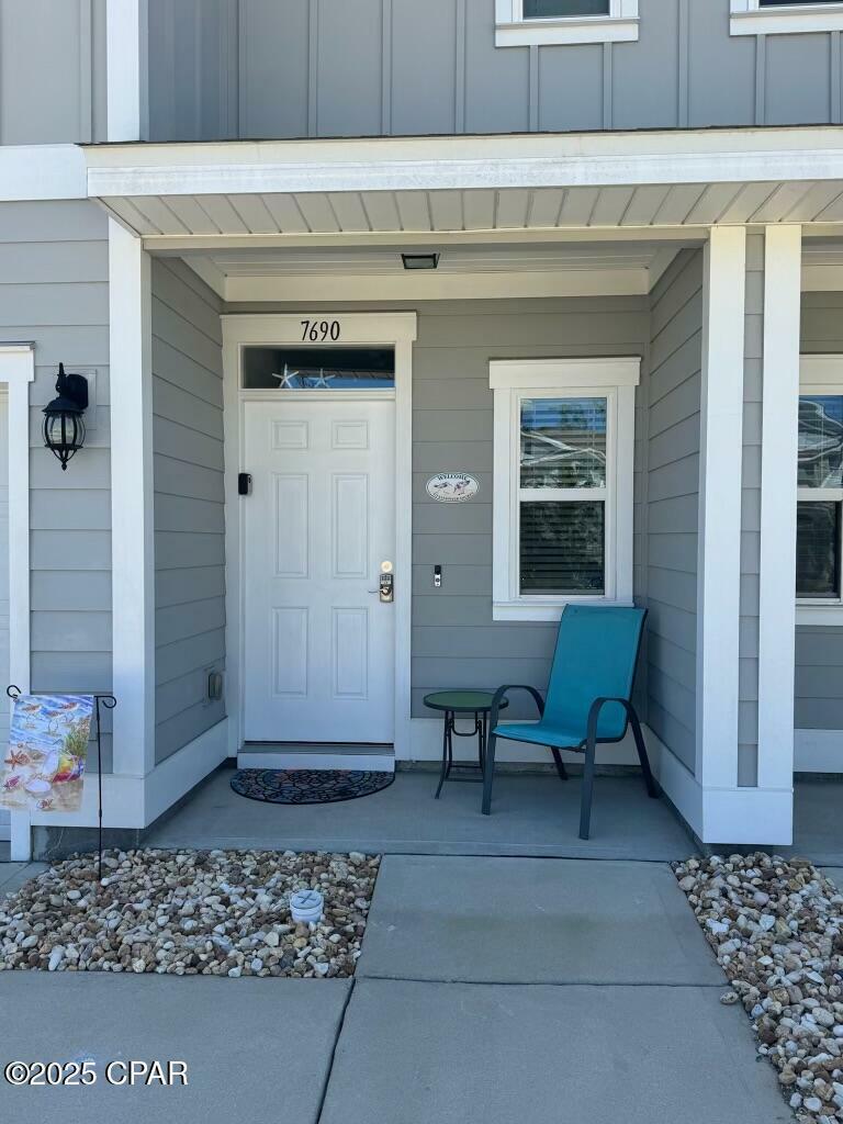 Property Photo: 7690 Shadow Lake Drive FL 32407