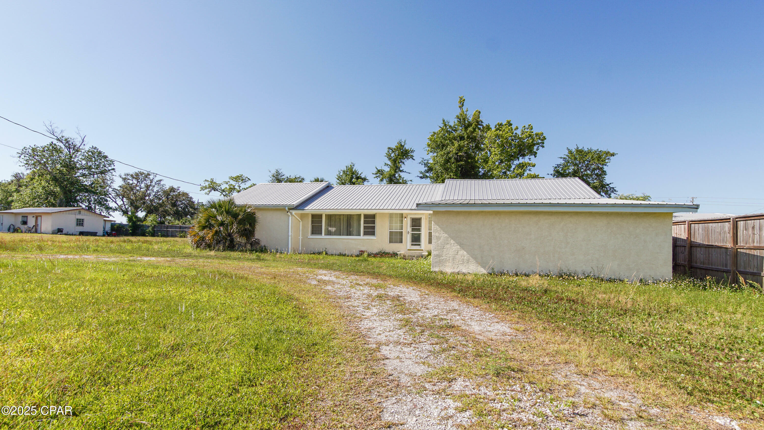Property Photo: 4949 E 2nd Street FL 32404