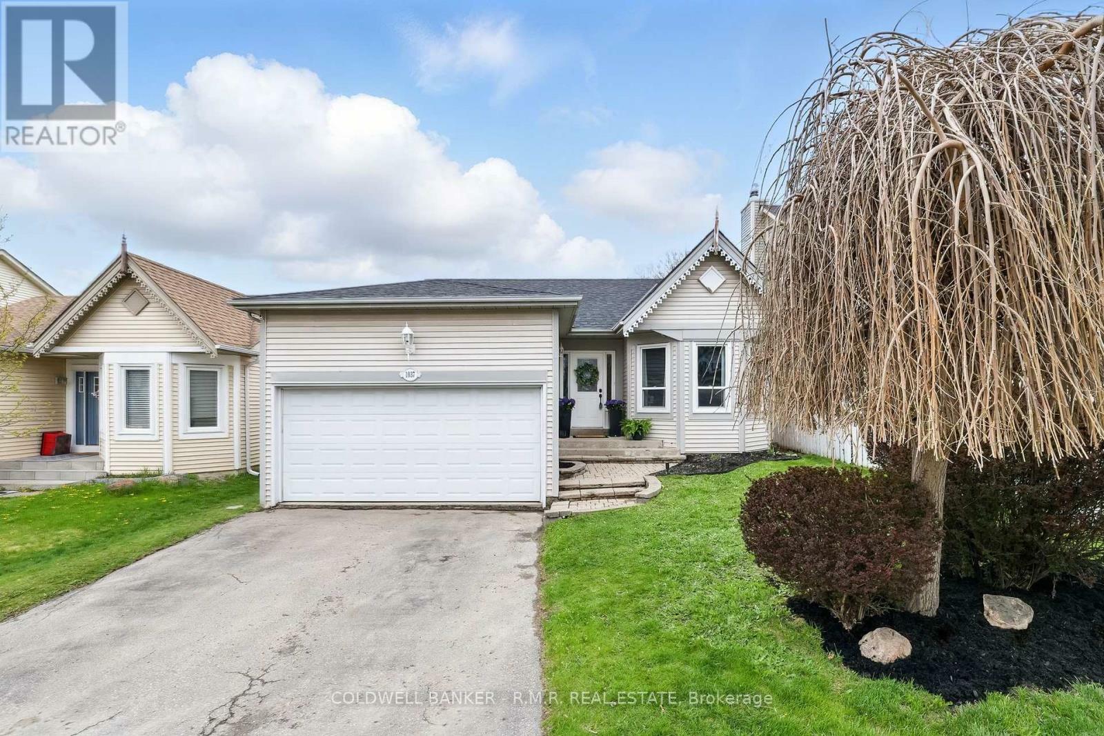 Property Photo: 1037 Ripley Crescent ON L1K 2E6