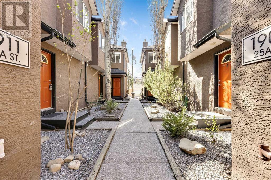 Property Photo: 1911 25A Street Southwest AB T3E 1Y6