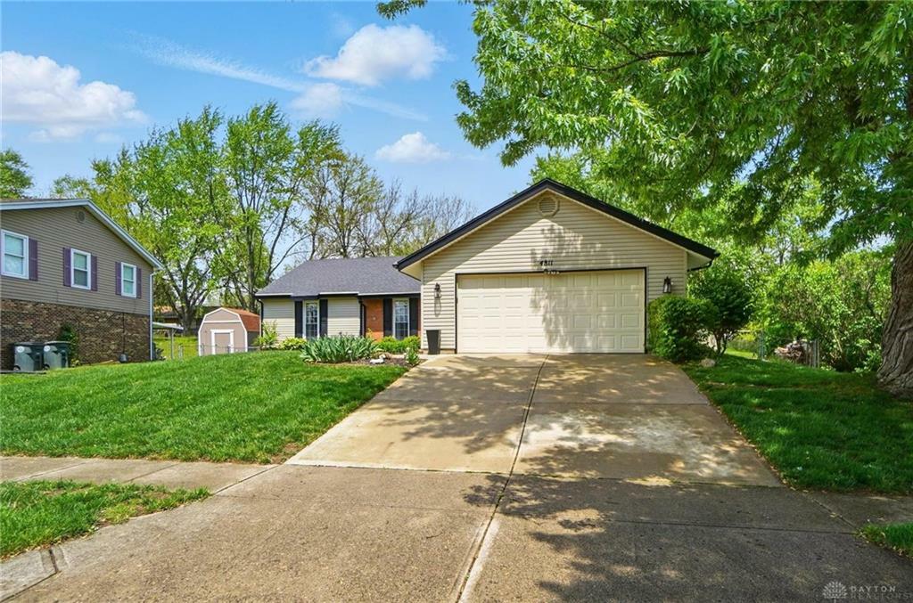 Property Photo:  4811 Silver Oak Street  OH 45424 