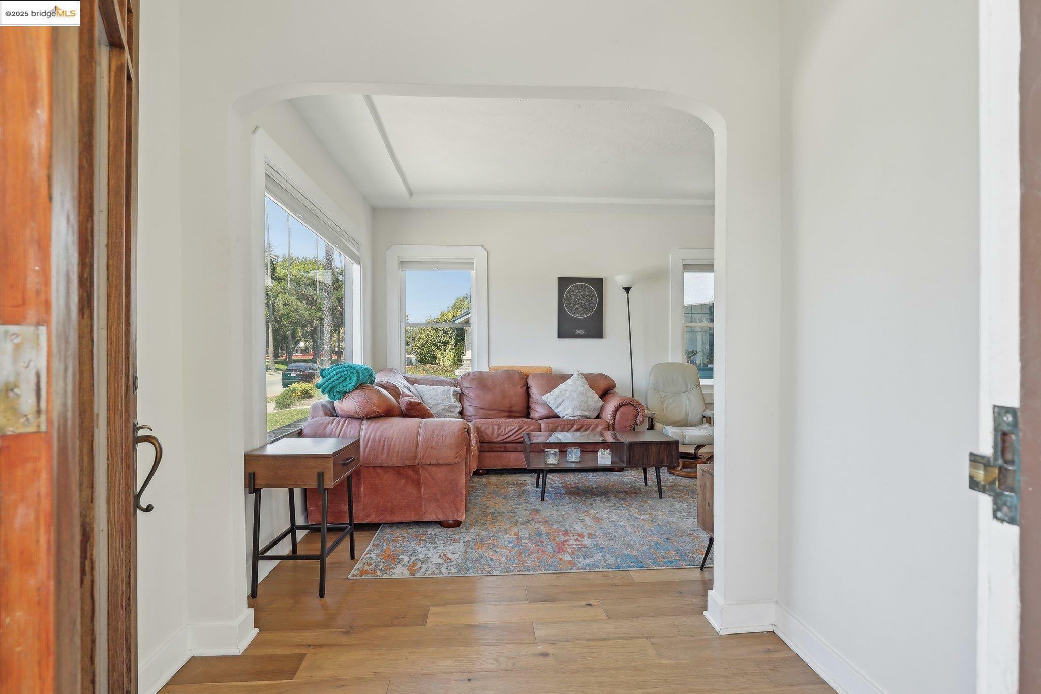 Property Photo:  1318 8th St  CA 94501 