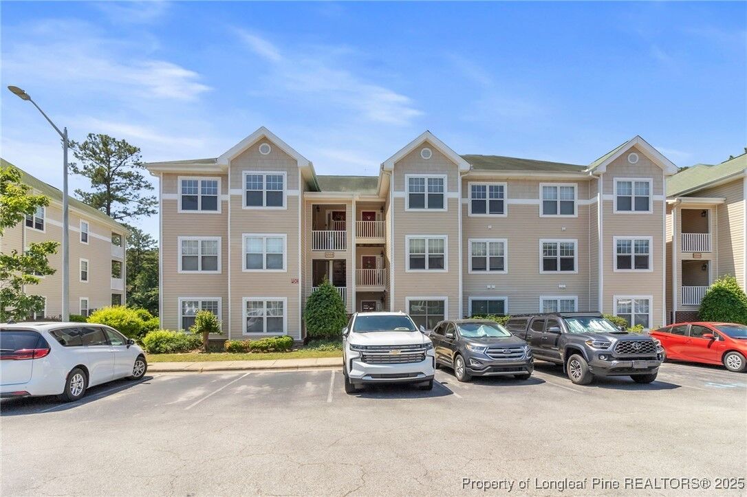 Property Photo:  3316 Harbour Pointe Place 9  NC 28314 