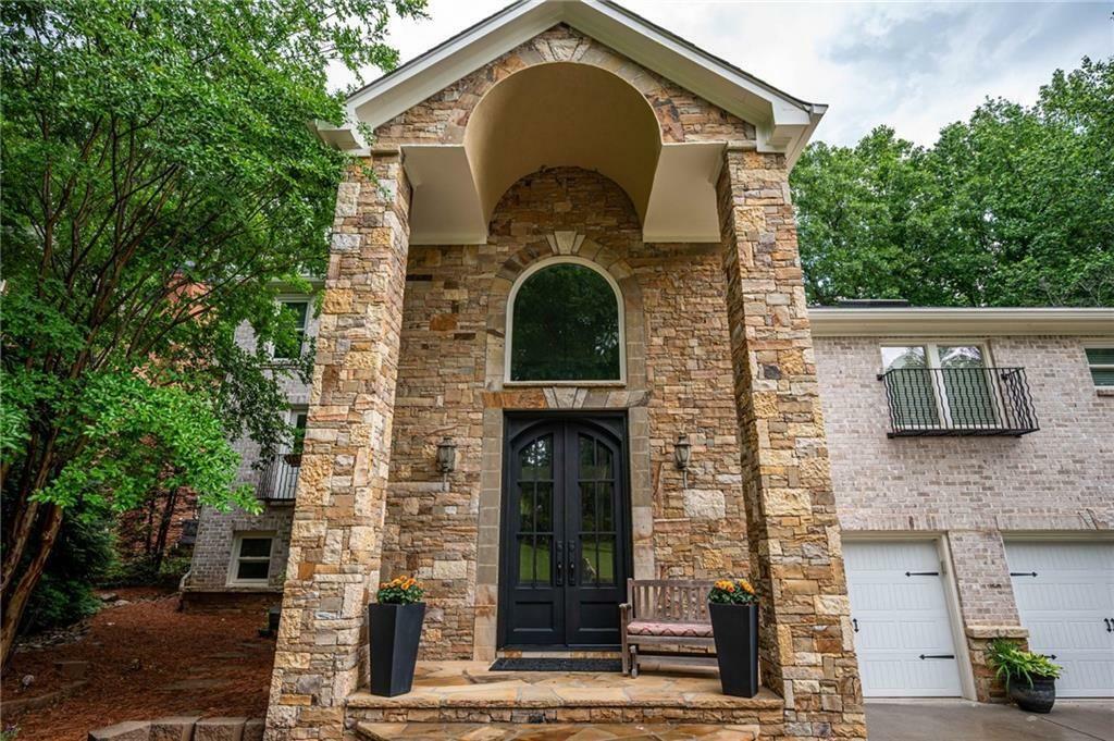 Property Photo: 3290 Coachmans Way NE GA 30075
