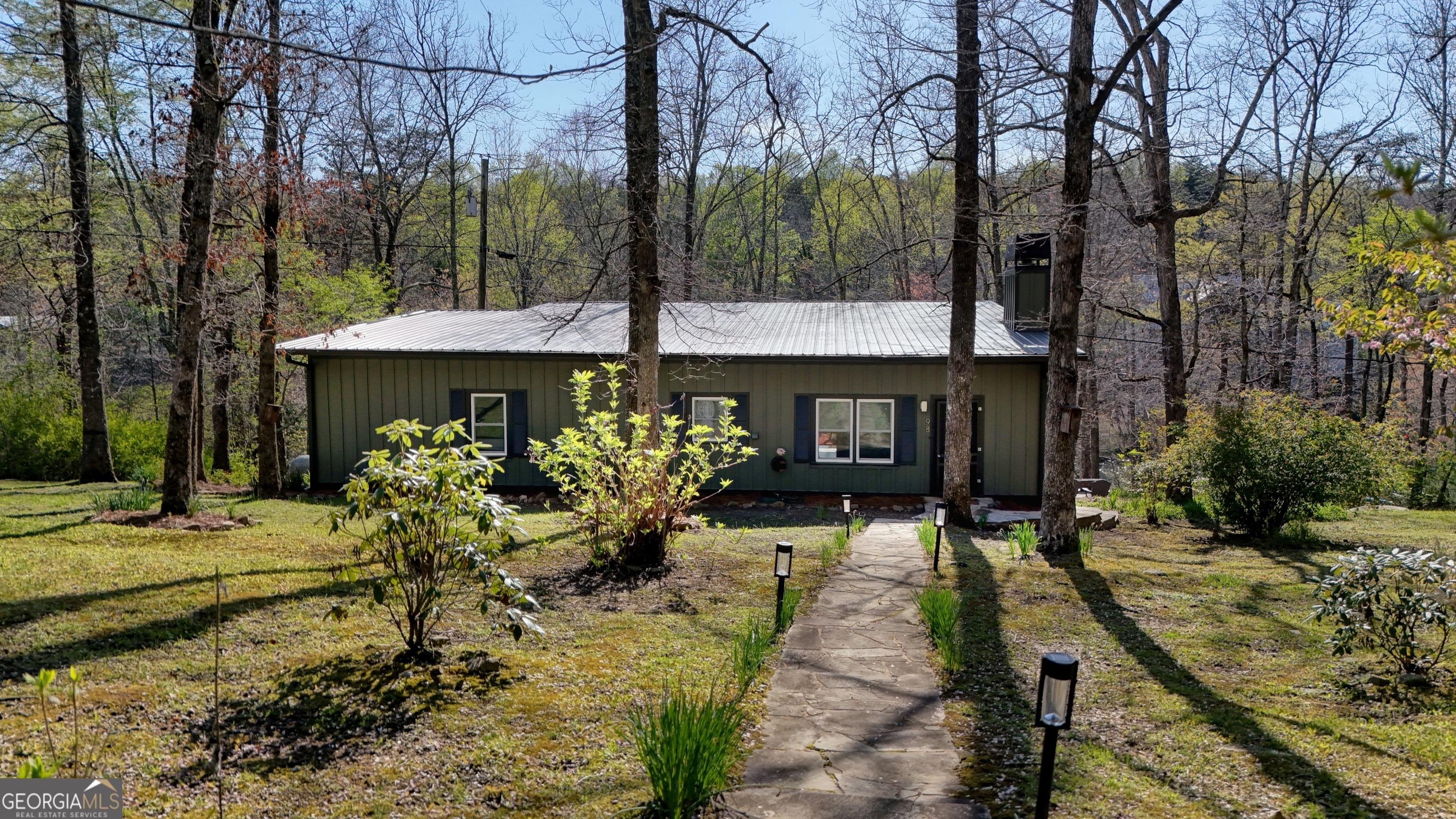 Property Photo: 98 County Rd 636 AL 35984