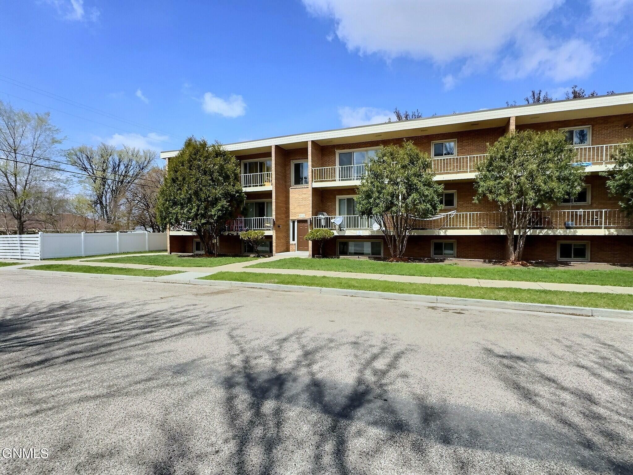 912 E Owens Avenue 3  Bismarck ND 58501 photo
