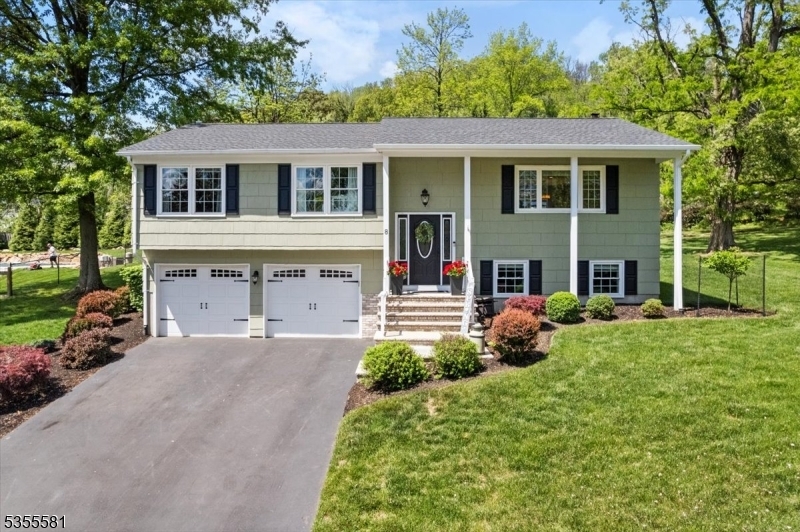 Property Photo: 8 Woodland Terrace NJ 08829