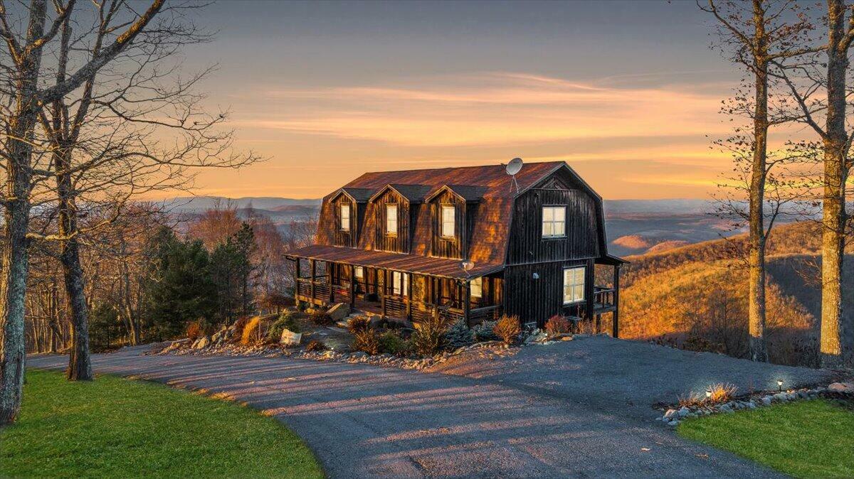 Property Photo: 356 White Rock Trl WV 24925