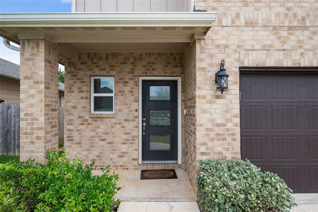 Property Photo: 104 Clay Creek Lane TX 77316