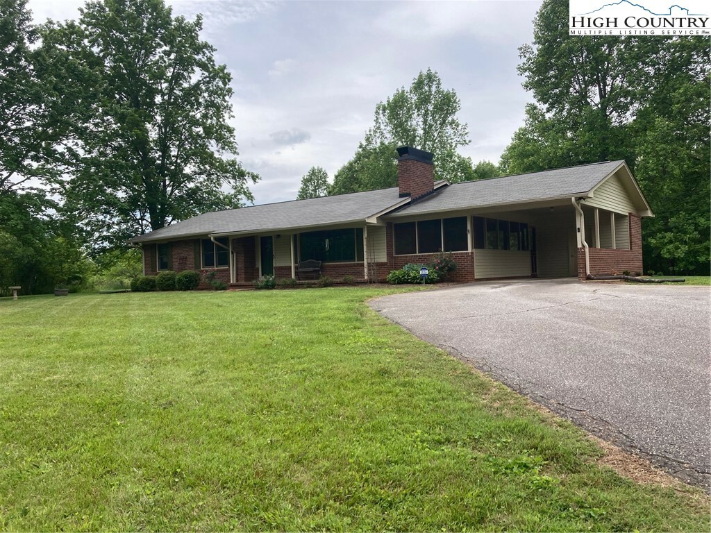 Property Photo: 460 S Minton Road NC 28697