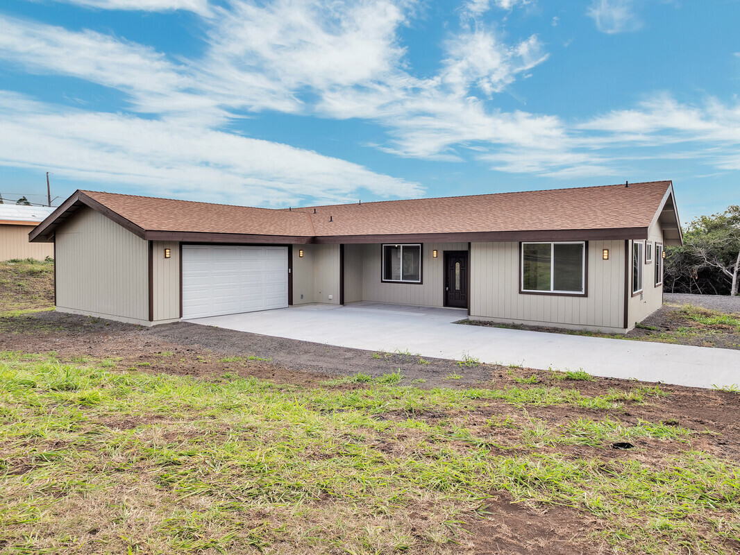Property Photo: 94-1679 Kaulua St HI 96772