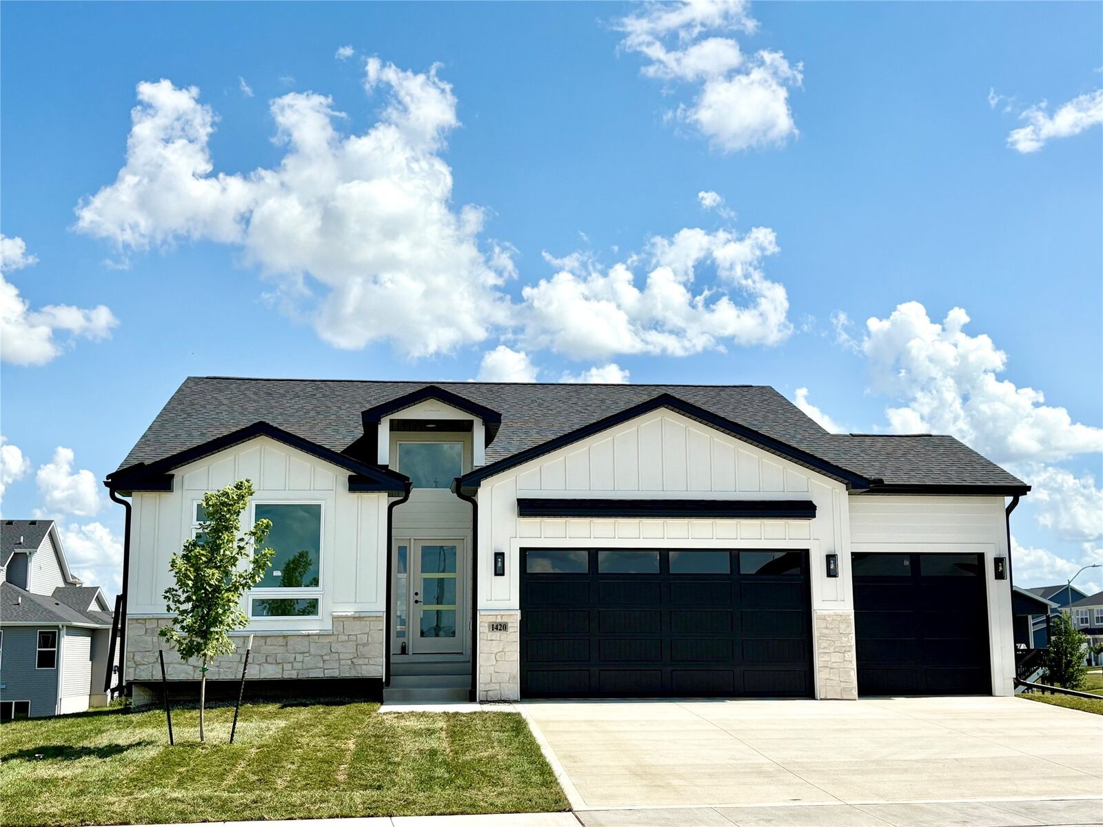 Property Photo:  1420 NW Yorktown Drive  IA 50263 