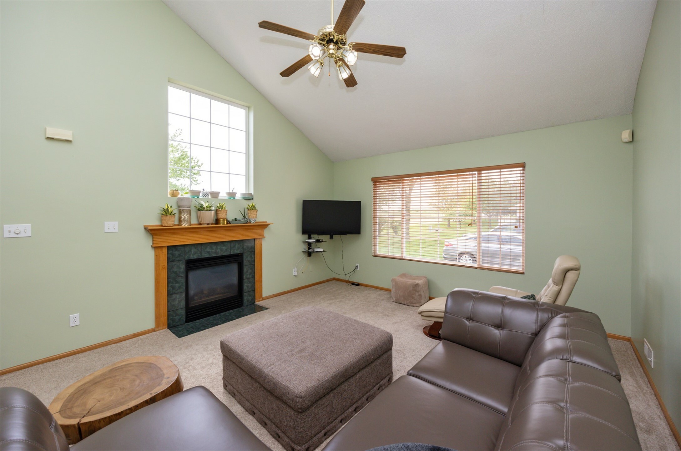 Property Photo: 5404 Longview Court 4 IA 50131