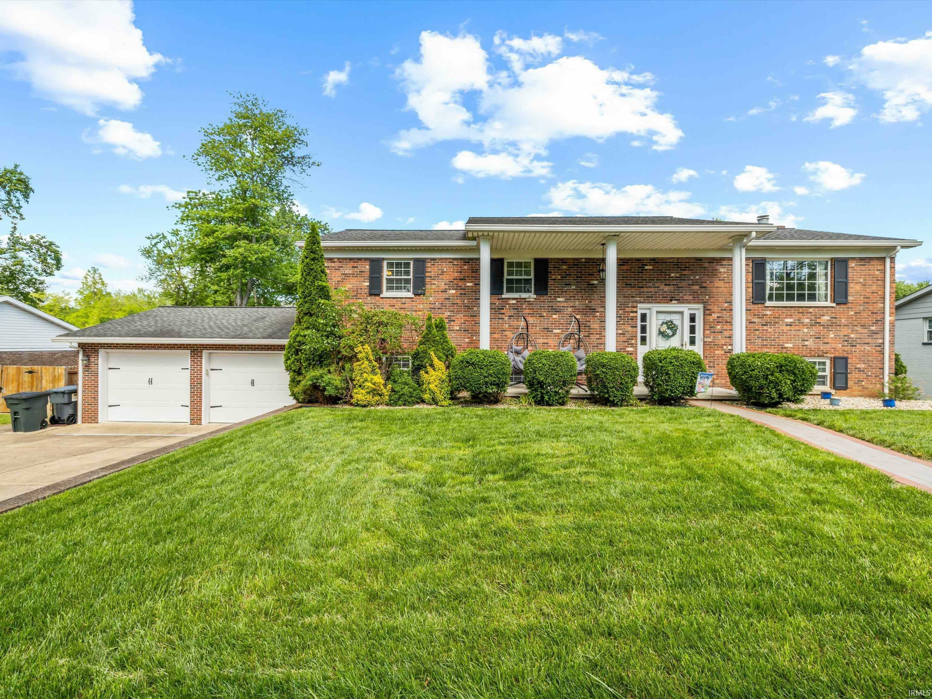 5222 Kenwood Drive  Newburgh IN 47630-3046 photo