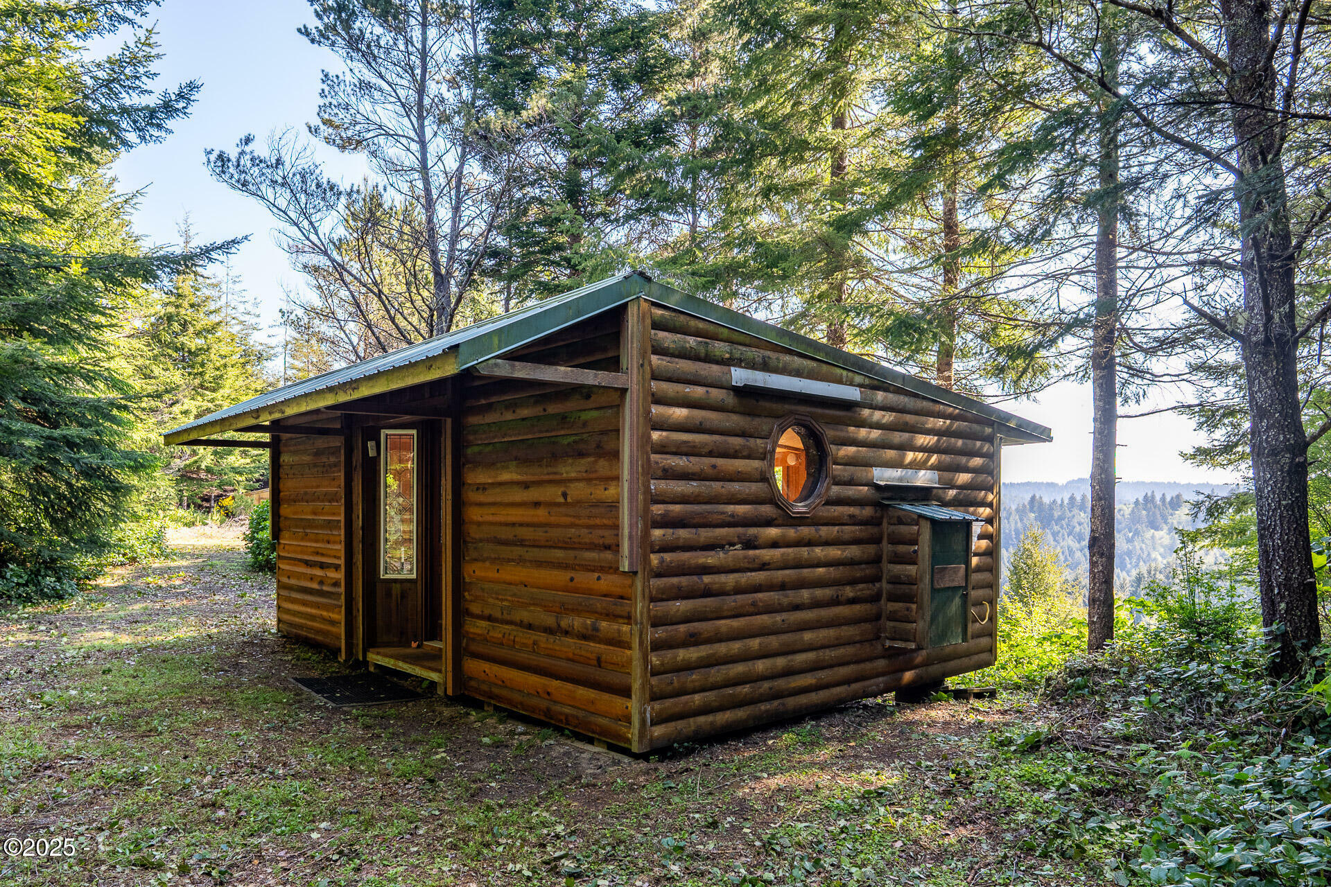 Property Photo: 000121129 S Beaver Creek Road OR 97376