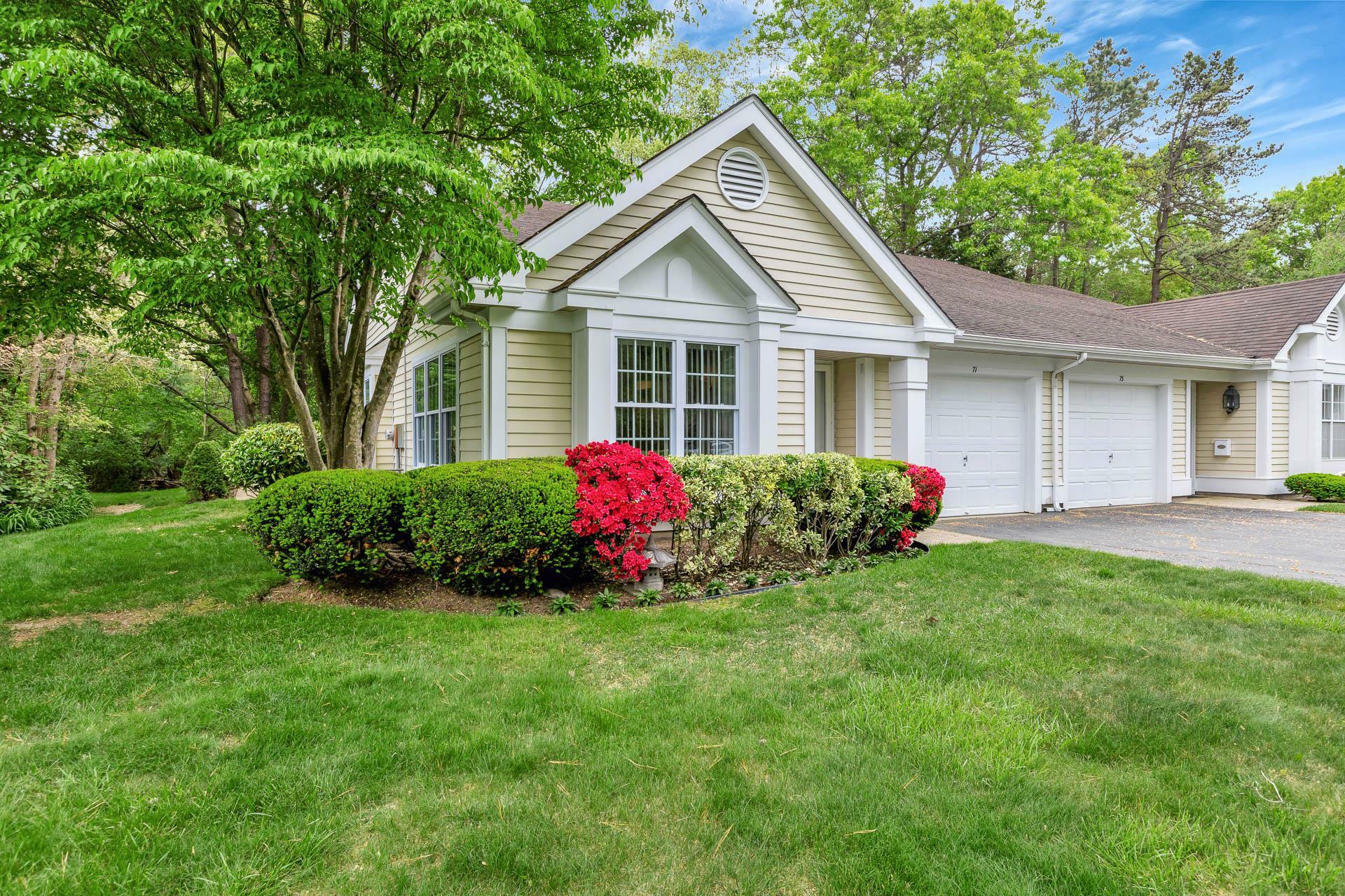 71 Glen Drive  Ridge NY 11961 photo