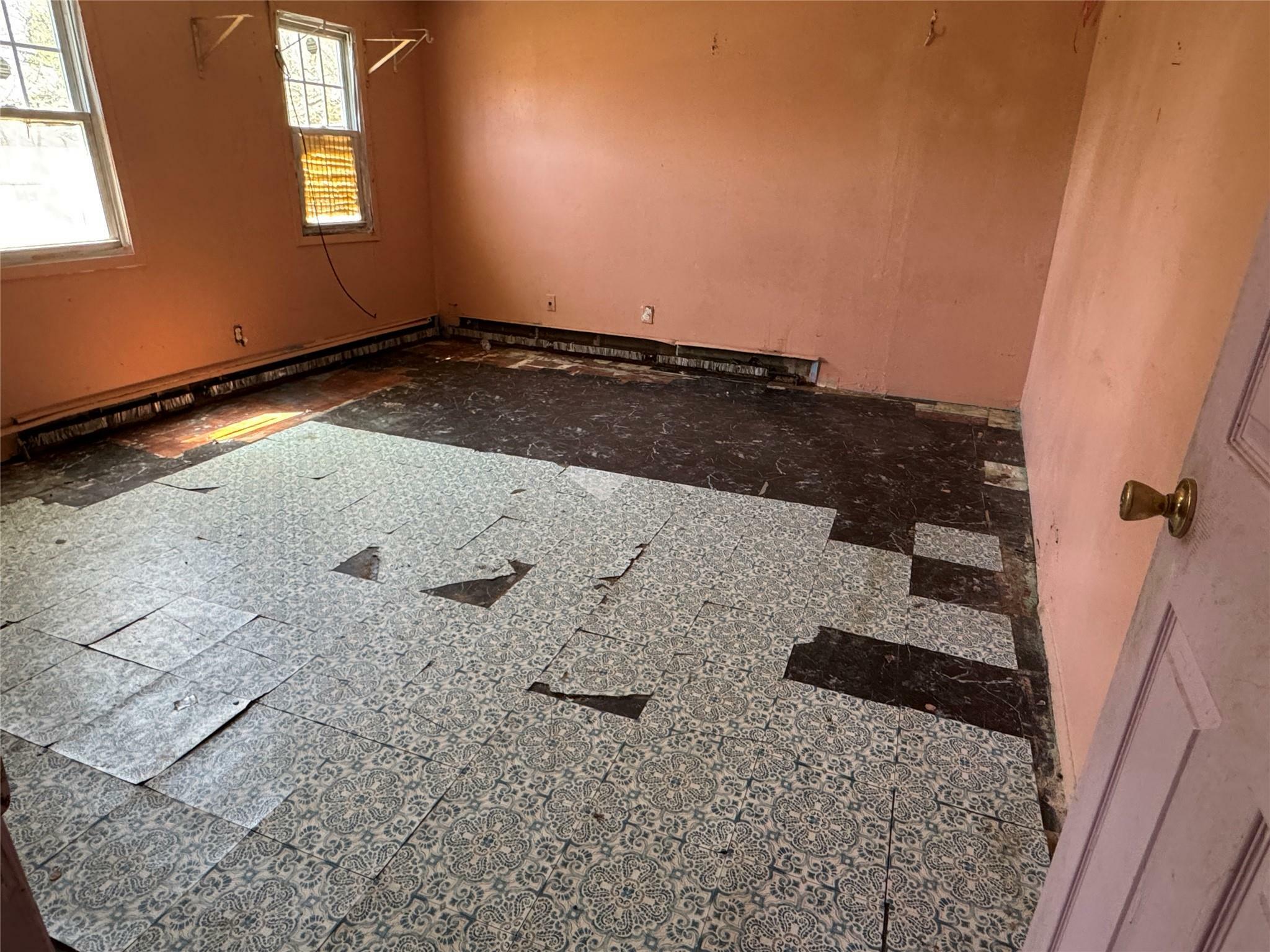 Property Photo:  25 Candlewood Road  NY 11706 