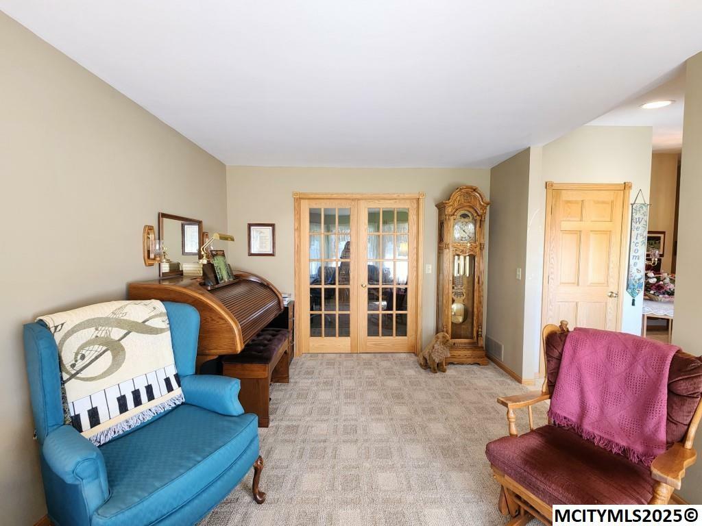 Property Photo: 1112 Sapphire Ct IA 50401