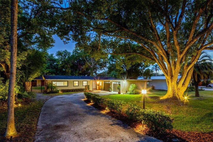 Property Photo: 502 Oak Lane FL 32751