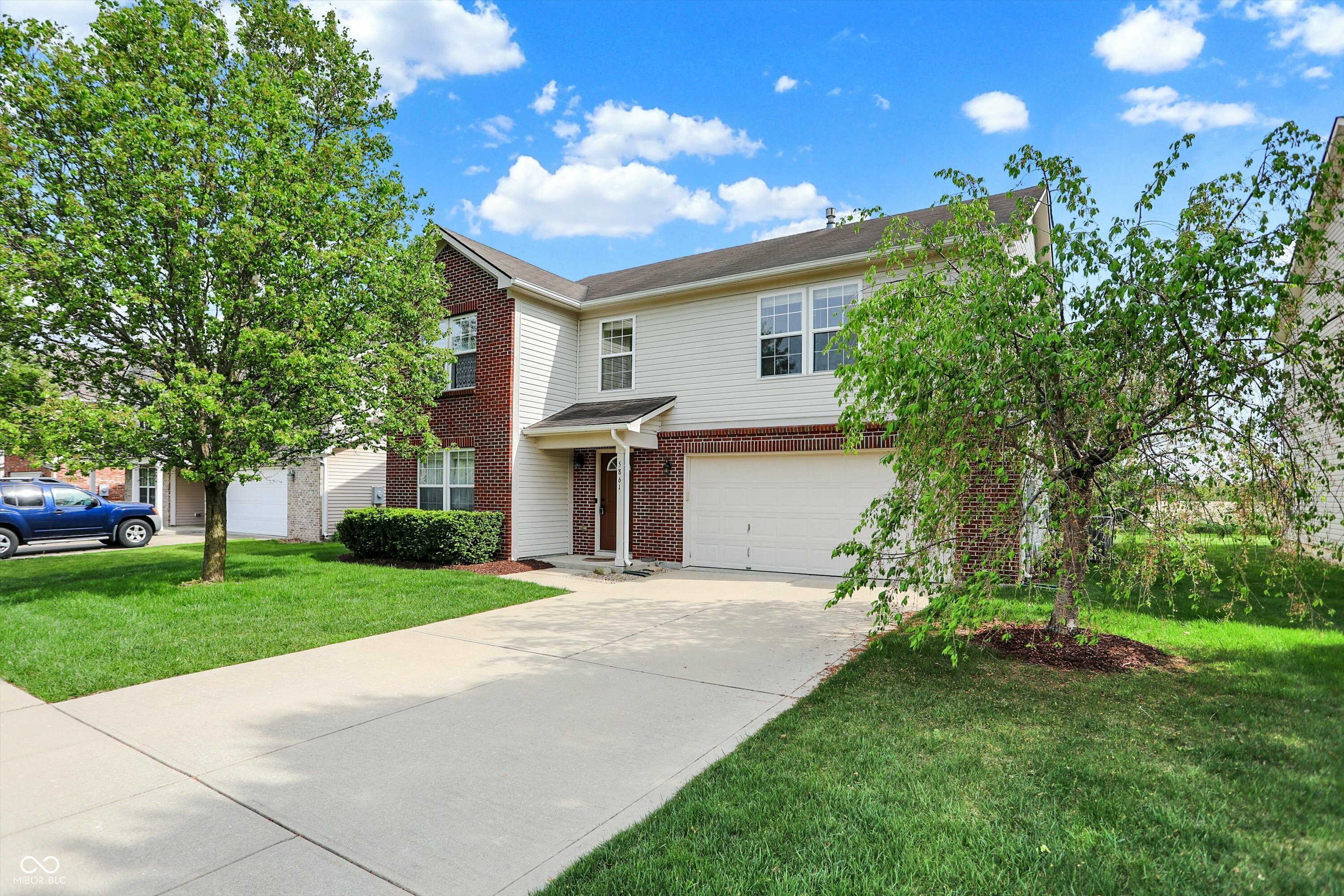 Property Photo: 5861 W Deerview Bend IN 46055