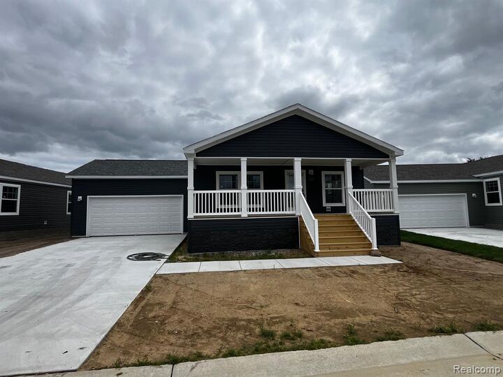 2772 Naples Court  Lapeer MI 48446 photo