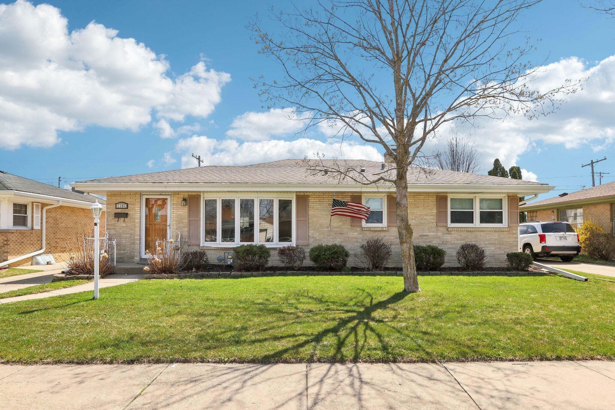 1101 Sheraton Dr  Racine WI 53402 photo