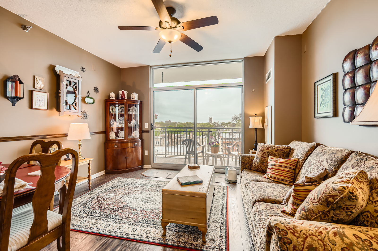 Property Photo: 1134 W Granville Avenue 712 IL 60660