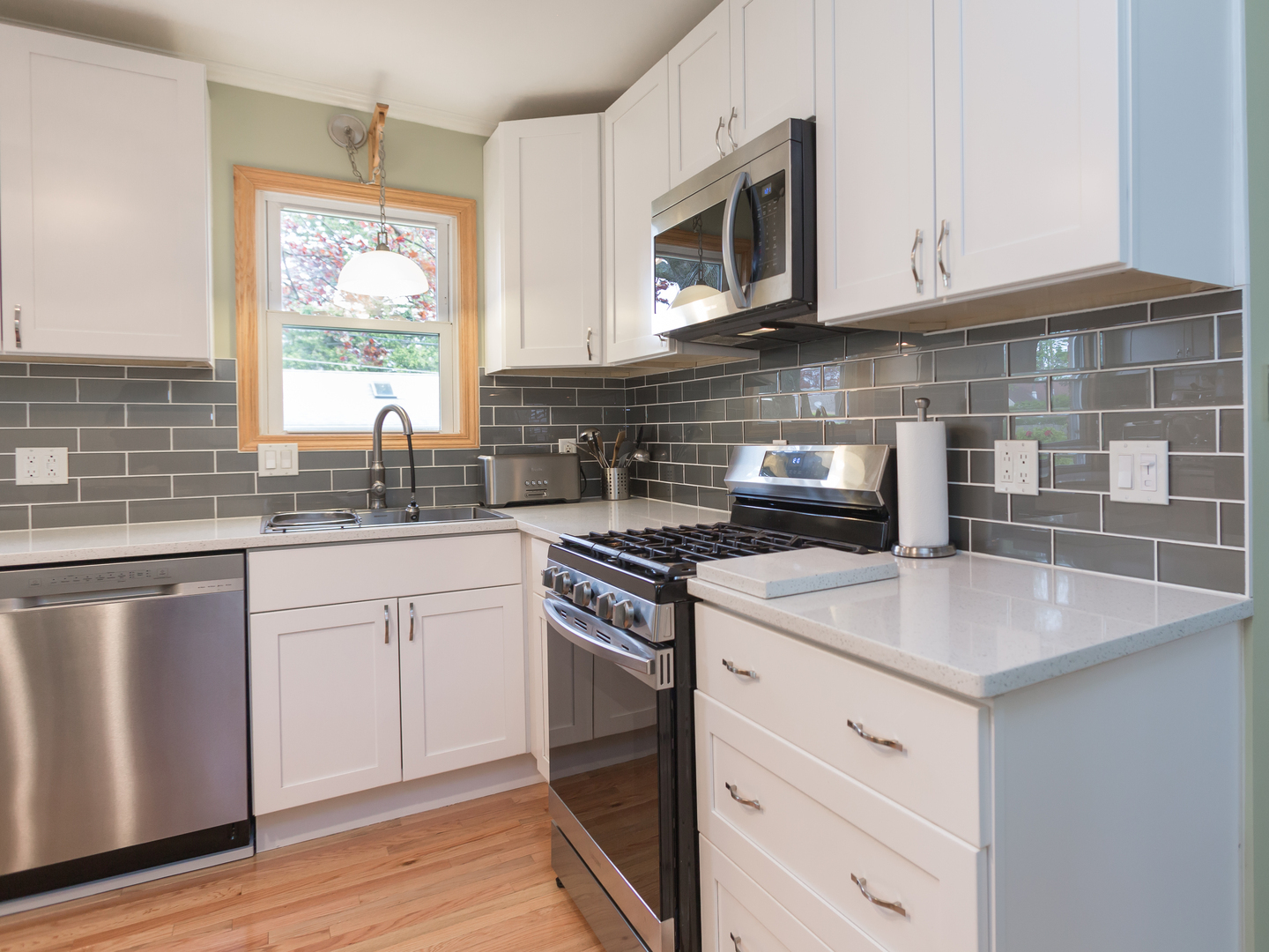 Property Photo: 423 N Emerson Street IL 60056