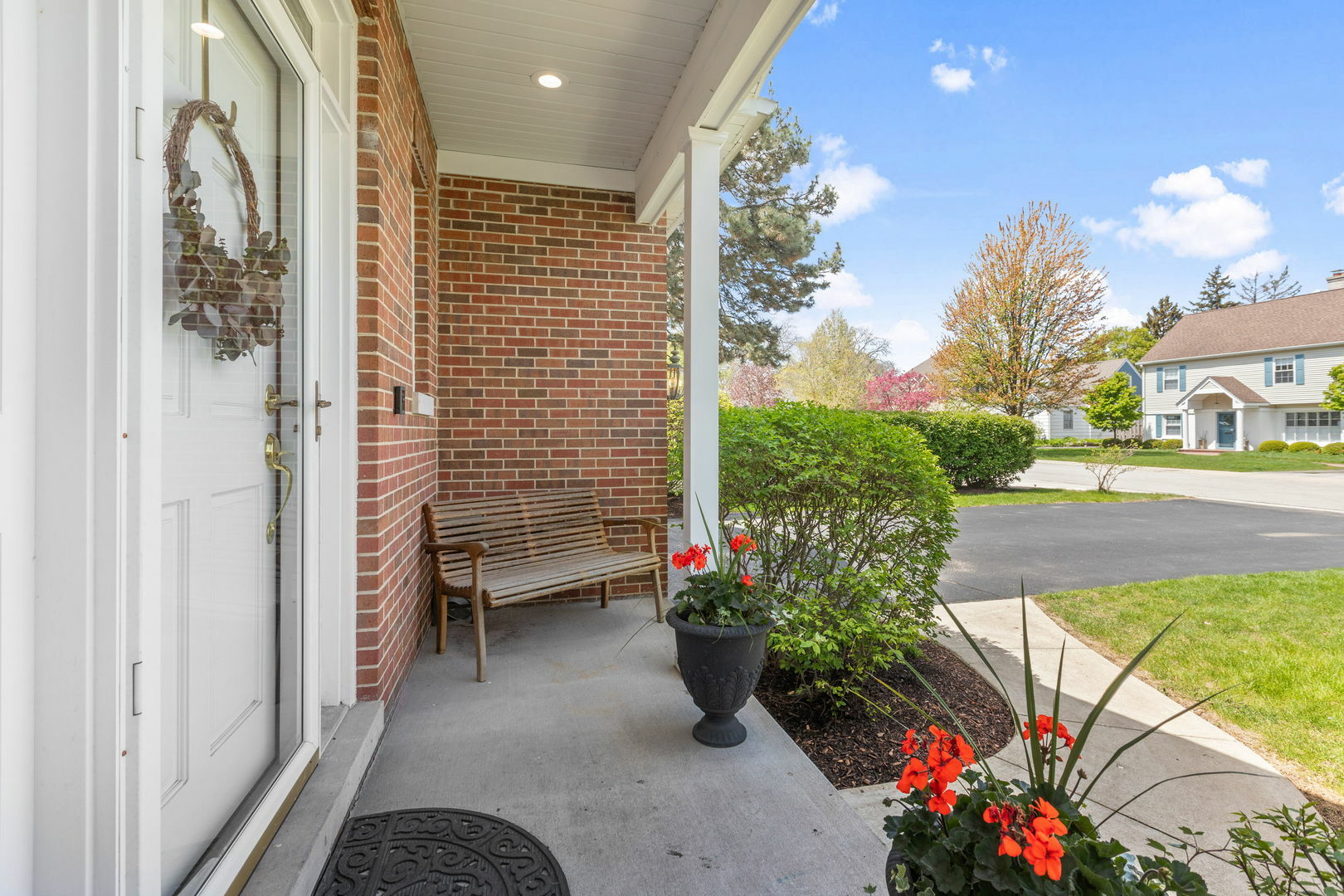 Property Photo: 1929 Robincrest Lane IL 60025